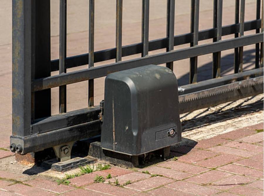 Why Texans Are Upgrading to Electric Gate Openers